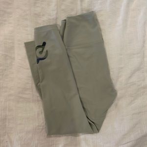 Peloton sage cadence leggings size small 3:4 length